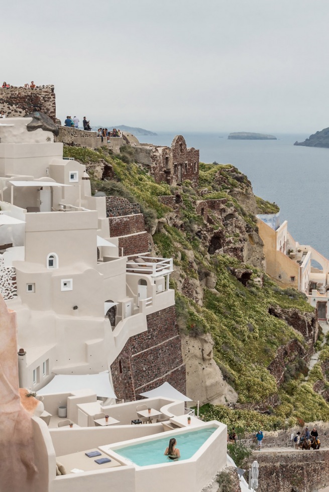 oia castle luxury hotel santorini